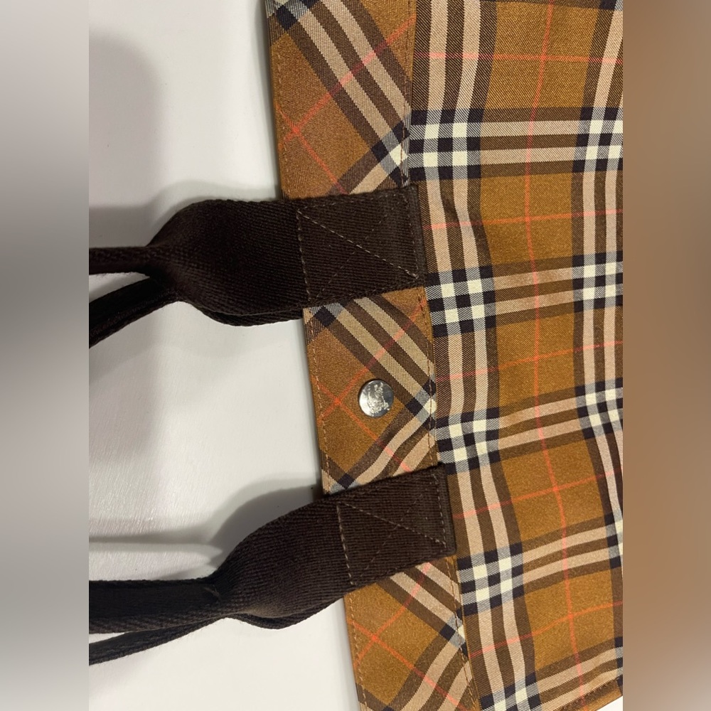 Burberry Tote - Picture 4 of 10